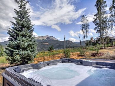 Breckenridge Ski in Ski Out Home, 6 Bedrooms.